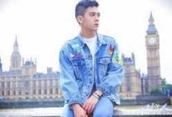 圈内人士爆料周也和曾舜晞,圈内人士曝神秘恋情，甜蜜互动引热议